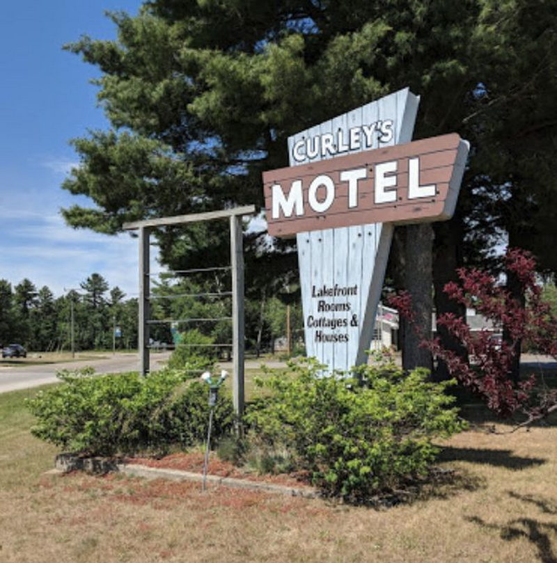 Curleys Paradise Motel - From Website (newer photo)